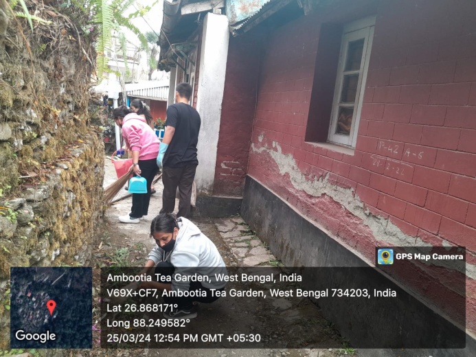 Volunteers Cleaning