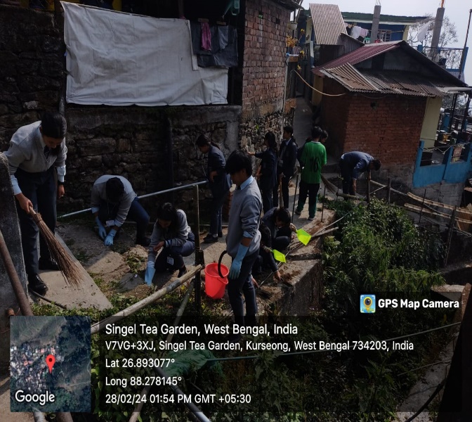 Volunteers Cleaning